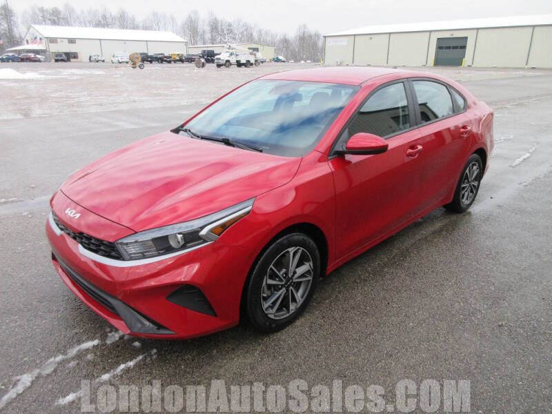 2023 Kia Forte LXS's photo