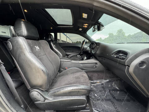 2016 Dodge Challenger 392 HEMI Scat Pack Shaker
