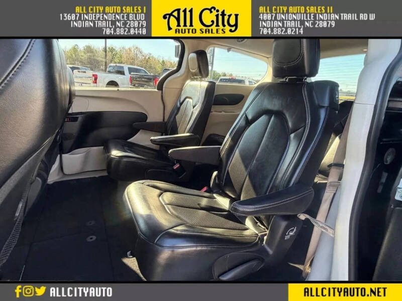 2020 Chrysler Voyager LXi
