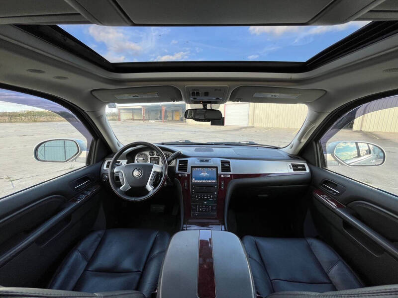 2010 Cadillac Escalade Luxury