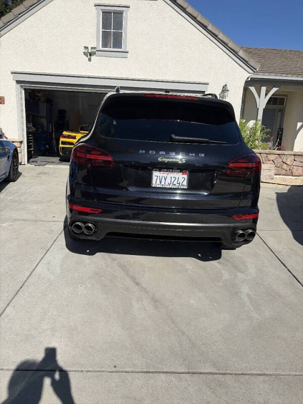 2017 Porsche Cayenne S E-Hybrid
