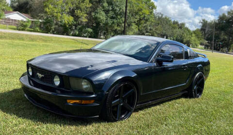 2005 Ford Mustang GT Deluxe