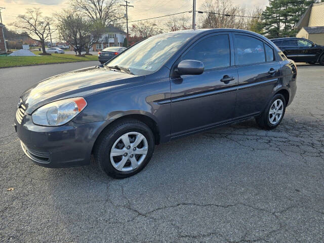 2010 Hyundai ACCENT for sale at QUEENSGATE AUTO SALES in York, PA