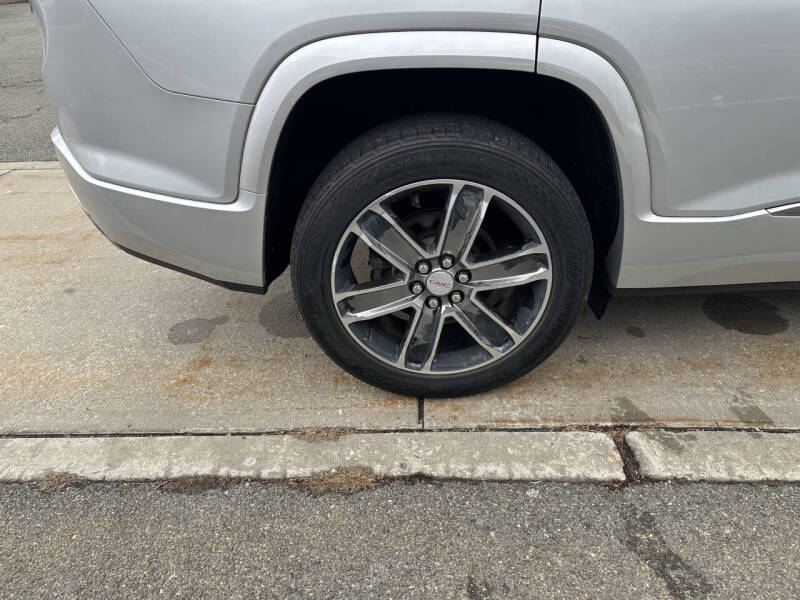 2017 GMC Acadia Denali