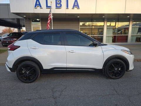 2023 Nissan Kicks SR