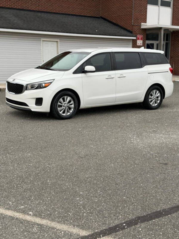 2017 Kia Sedona L's photo