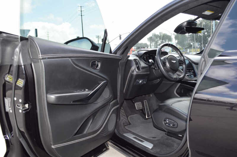 2021 Aston Martin DBX