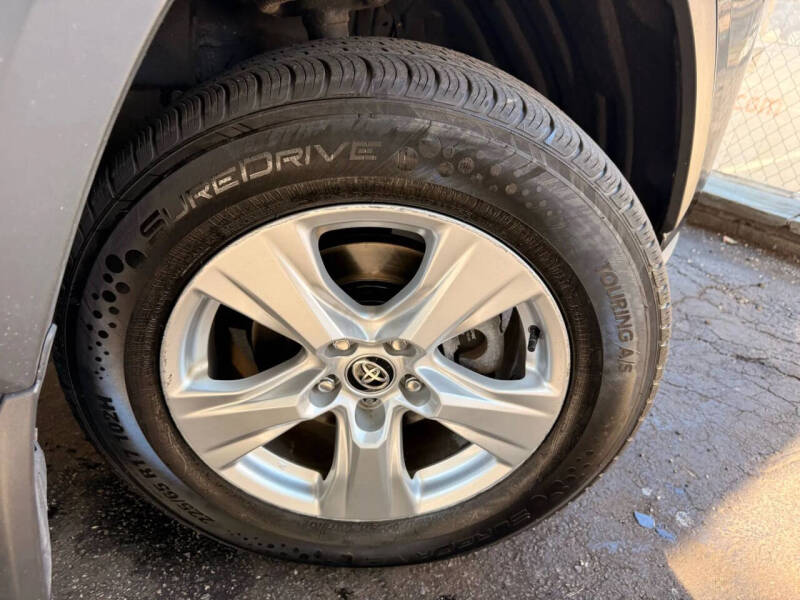 2021 Toyota RAV4 XLE