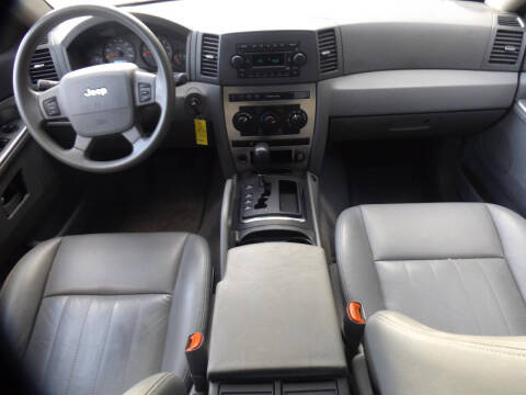 2005 Jeep Grand Cherokee Laredo