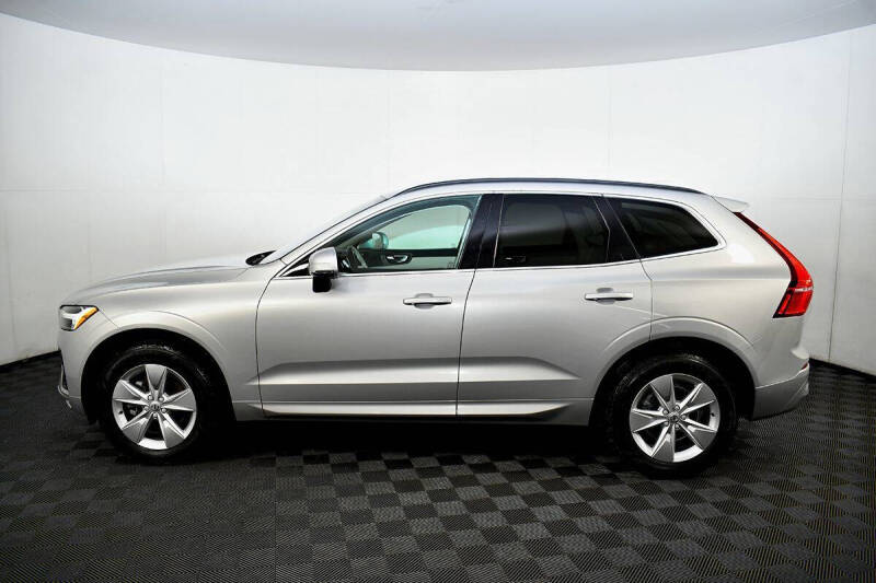 2022 Volvo XC60 B5 Momentum