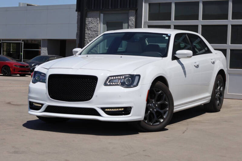 2022 Chrysler 300 Touring L