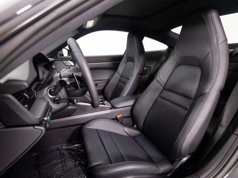 2025 Porsche 911 Carrera