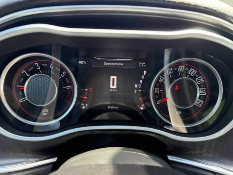 2015 Dodge Challenger SXT Plus