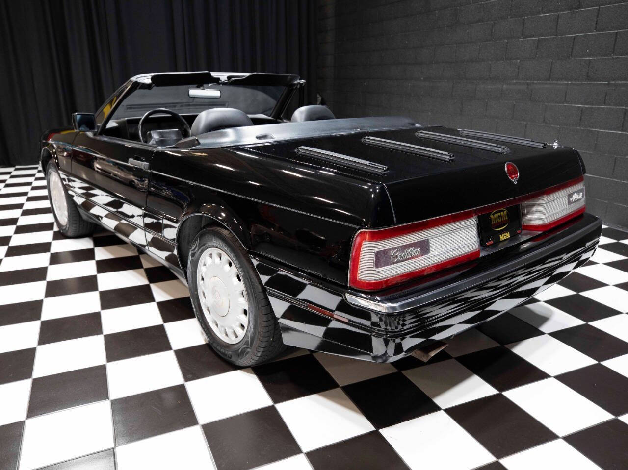 1992 Cadillac Allante 23