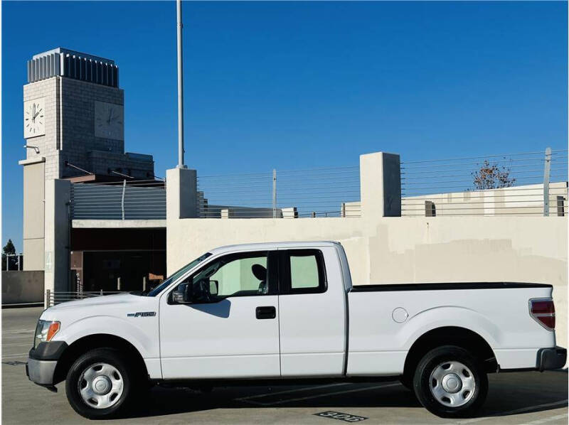 2009 Ford F-150 STX photo 9