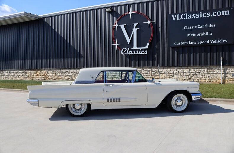 1958 Ford Thunderbird