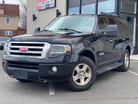 2007 Ford Expedition for sale at MAGIC AUTO SALES in Little Ferry NJ
