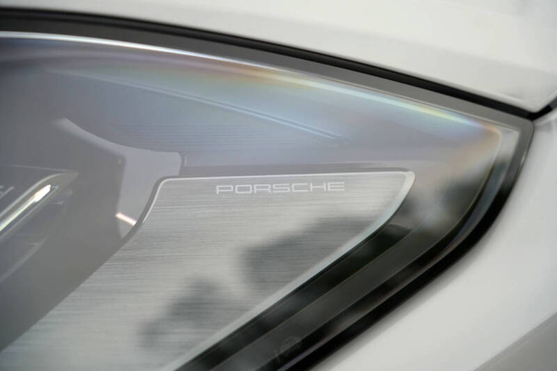 2024 Porsche Cayenne Turbo E-Hybrid Coupe