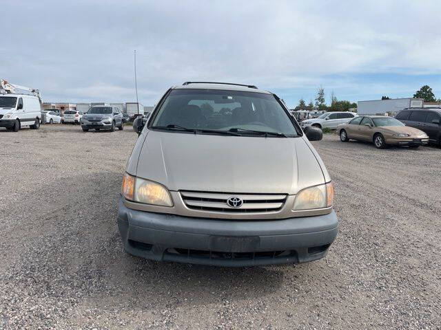 2001 Toyota Sienna