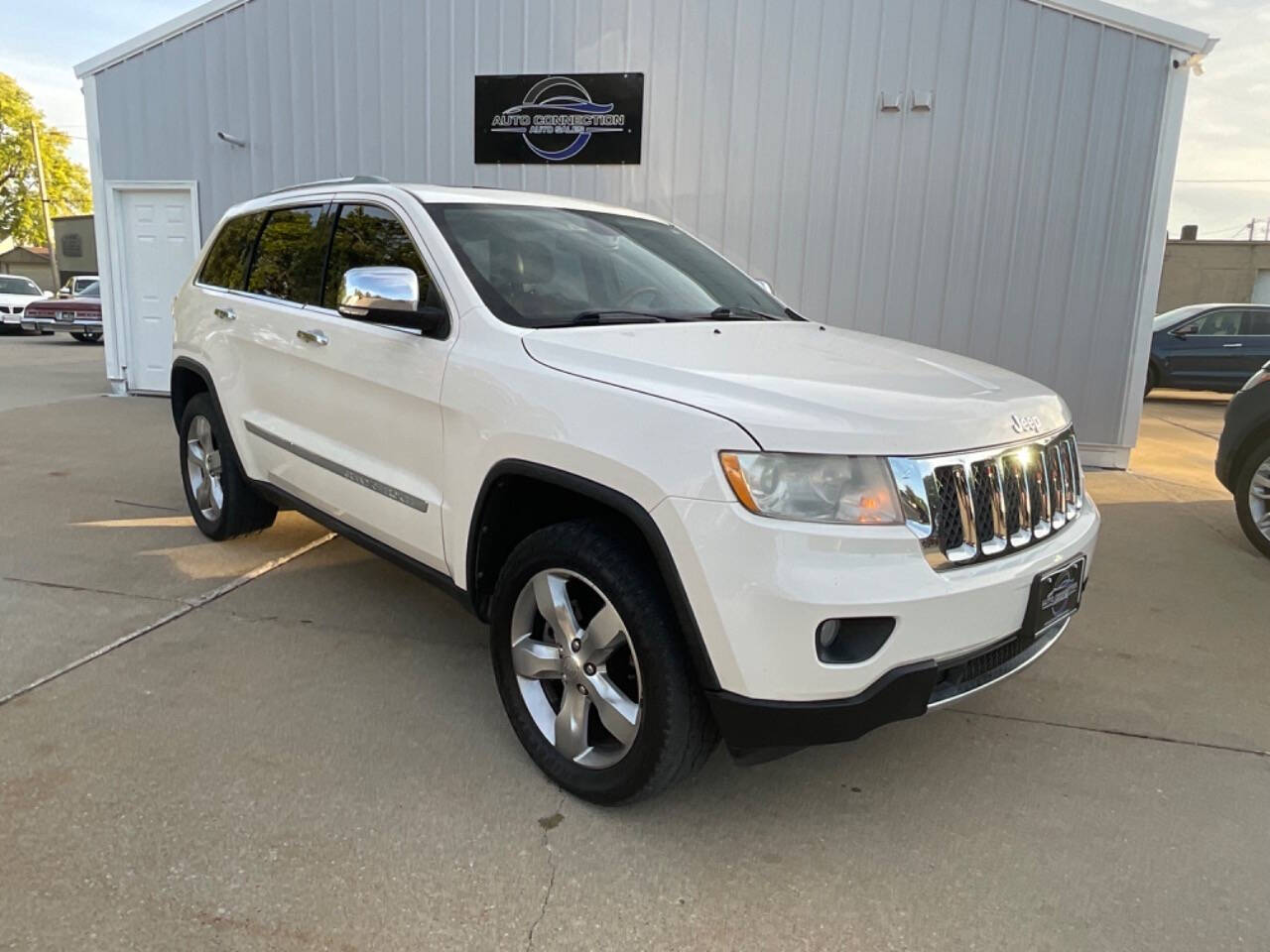 2012 Jeep Grand Cherokee for sale at Auto Connection in Waterloo, IA