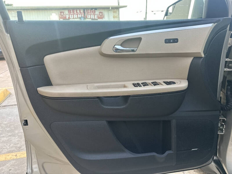 2011 Chevrolet Traverse LTZ