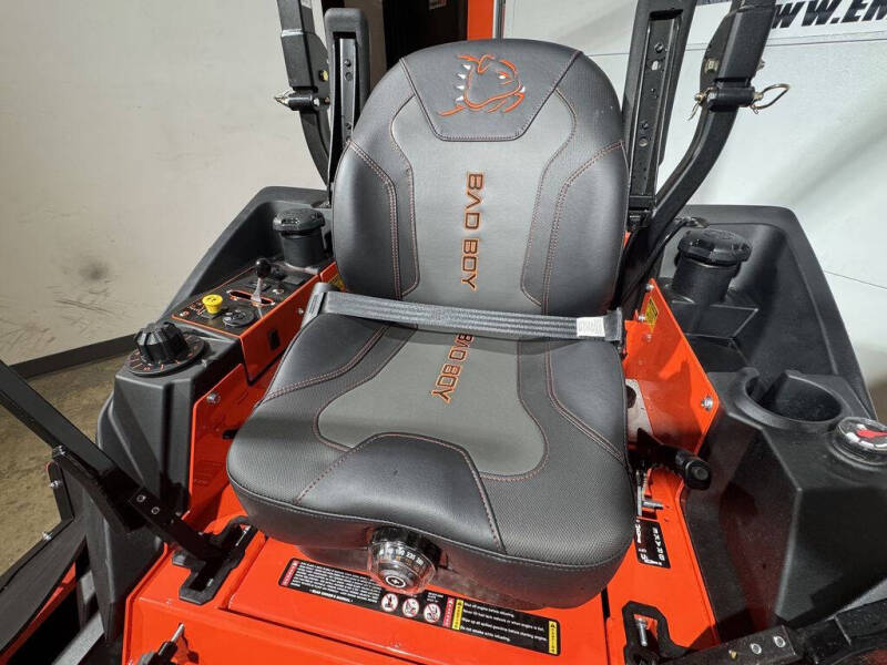 2025 Bad Boy ROGUE 72" VANGUARD EFI