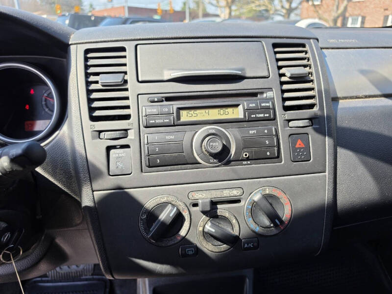 2010 Nissan Versa 1.8 SL