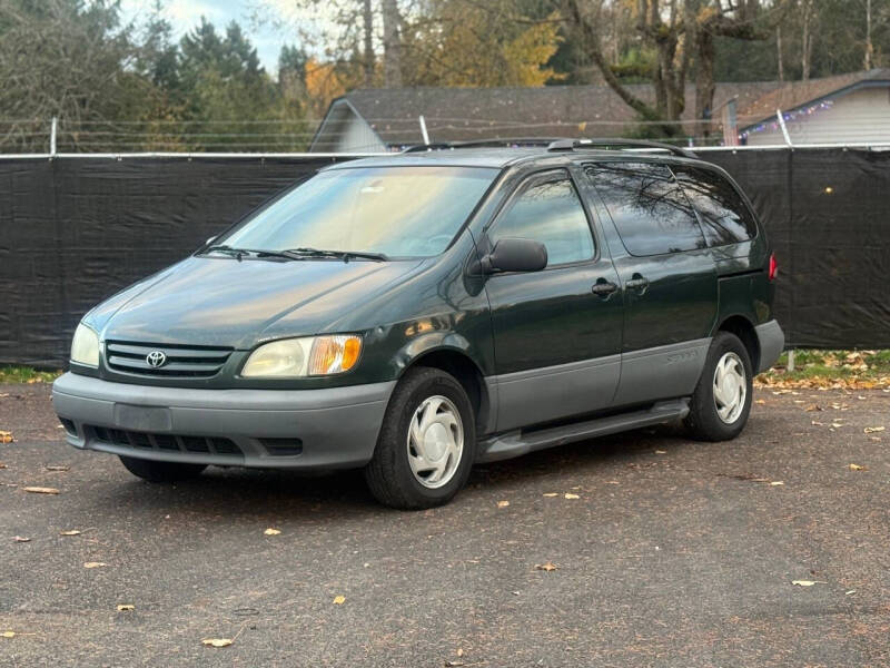 2001 Toyota Sienna LE