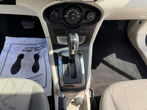 2013 Ford Fiesta SE