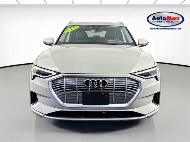 2022 Audi e-tron quattro Premium Plus