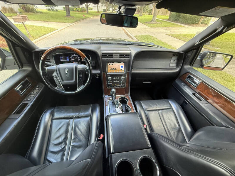2017 Lincoln Navigator Select