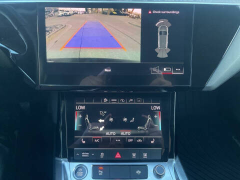 2021 Audi e-tron quattro Premium