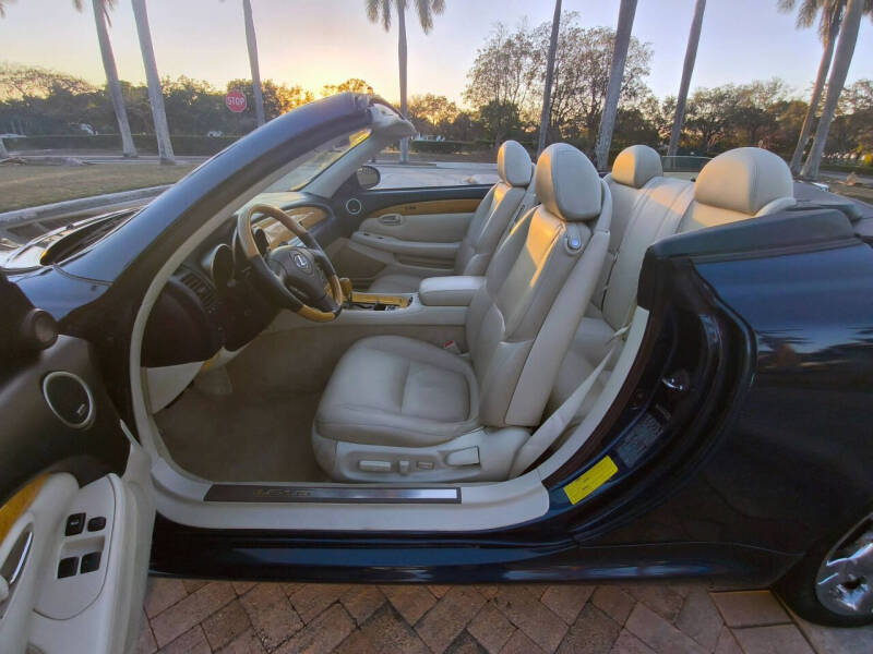 2004 Lexus SC 430