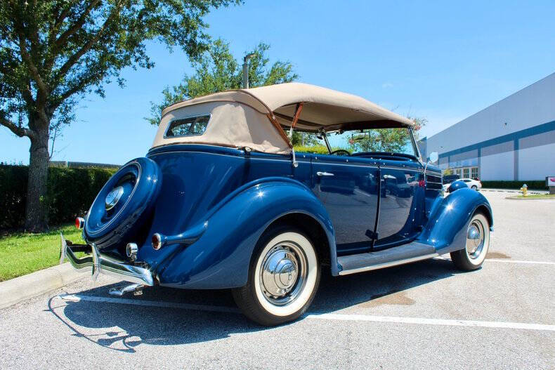 1936 Ford Deluxe