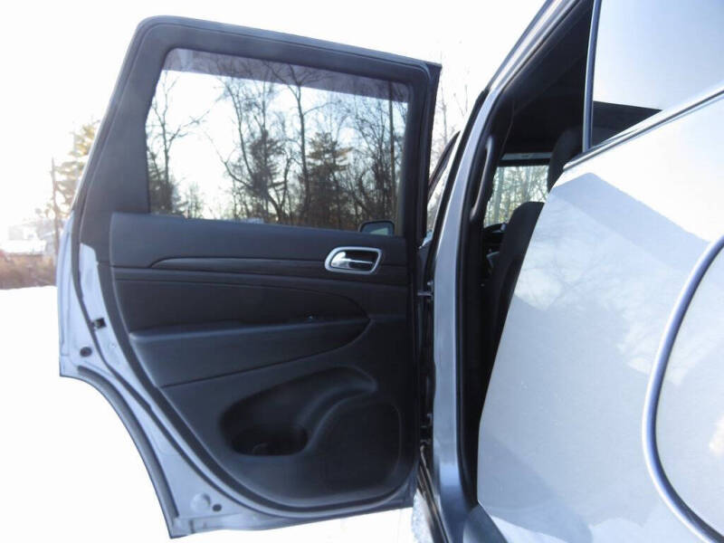 2019 Jeep Grand Cherokee Laredo E