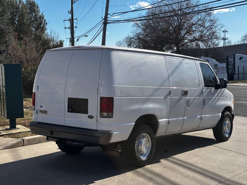 2004 Ford E-Series E-350 SD