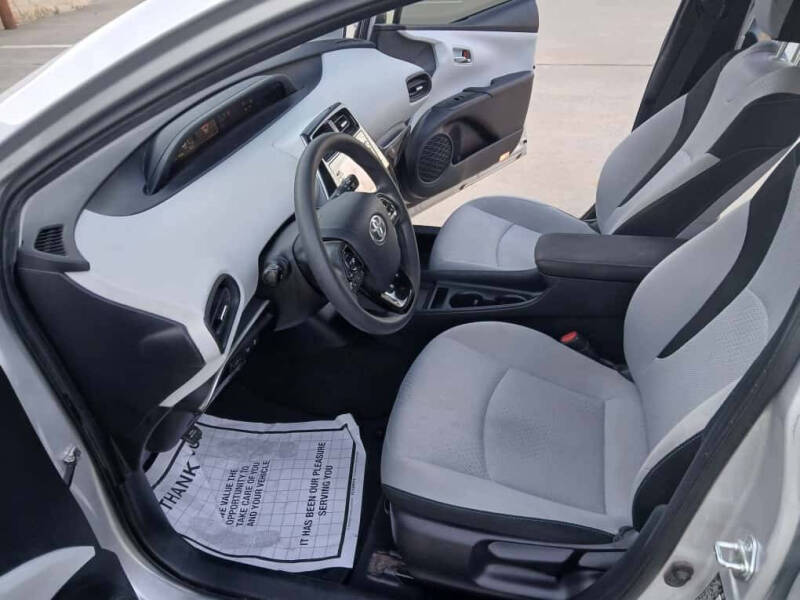 2021 Toyota Prius L Eco