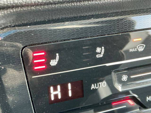 2025 Volkswagen Taos SEL 4Motion