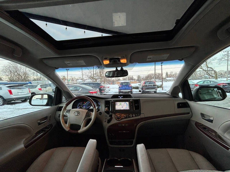2013 Toyota Sienna Limited 7-Passenger