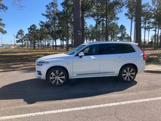 2025 Volvo XC90 T8 Core Bright Theme