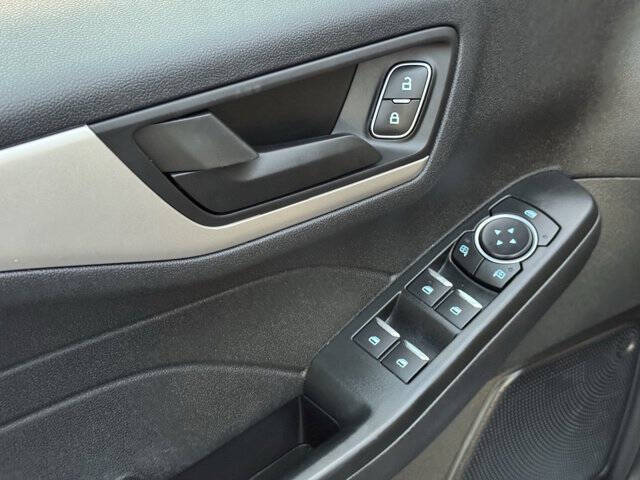 2022 Ford Escape Hybrid SE