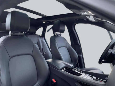 2020 Jaguar F-PACE 25t Premium