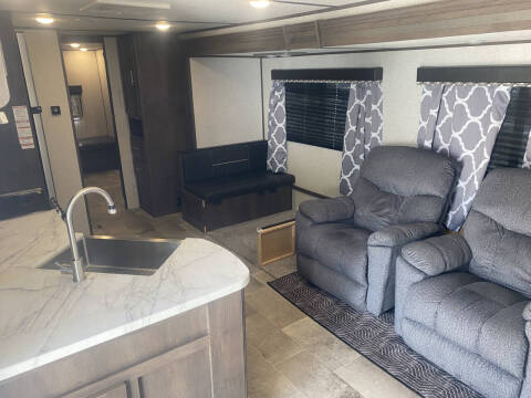 2021 Coleman 334BH