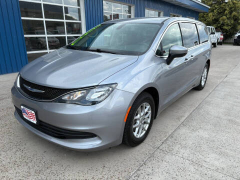 2020 Chrysler Voyager LX