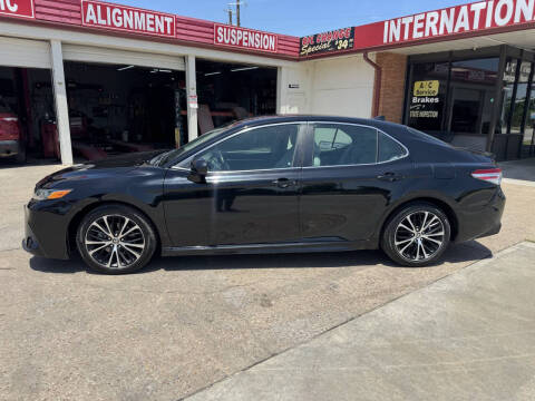 2020 Toyota Camry SE