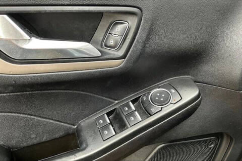 2021 Ford Escape Hybrid SE