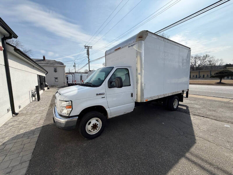 2011 Ford E-Series E-350 SD