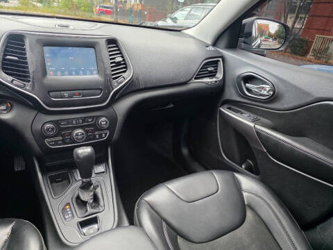 2019 Jeep Cherokee Latitude Plus