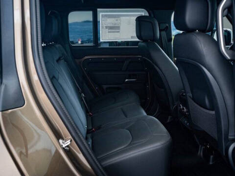 2025 Land Rover Defender 110 P500 X-Dynamic SE