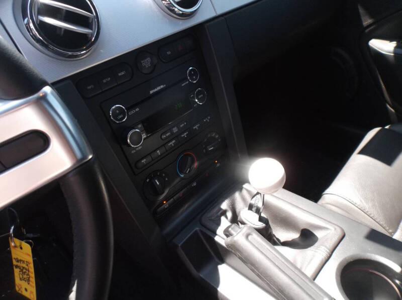 2009 Ford Mustang GT Deluxe